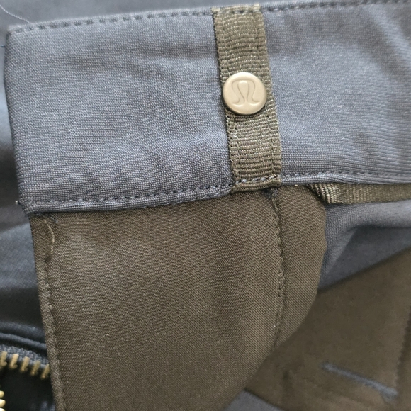 Lululemon Commission Classic-Fit Casual Shorts True Navy Mens Size 34 - Picture 7 of 7